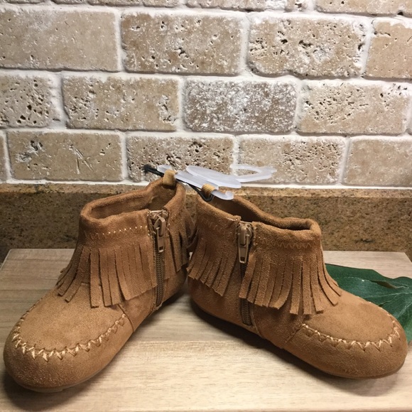 New Joe Fresh Toddler Girl Moccasin Boots - Size 9 - Picture 2 of 5